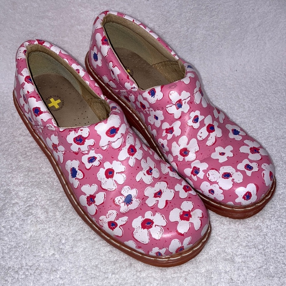 Dr. martens air cushioned pink white flower slip on clogs women’s 9